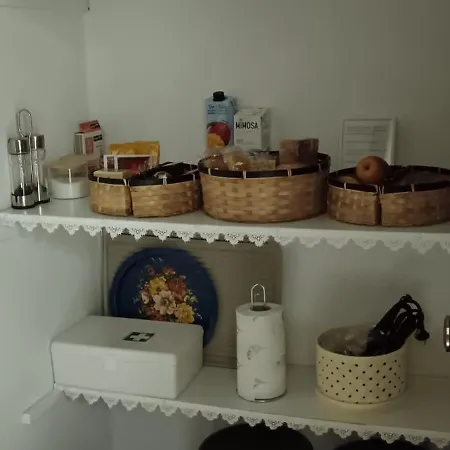 Casa Jose E Maria - Moradia Espacosa Com Jardim No Centro De